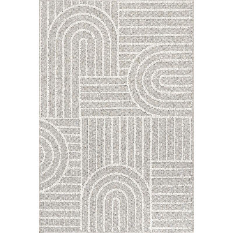 Liliya Gray Geometric 4' x 6' Washable Synthetic Rug