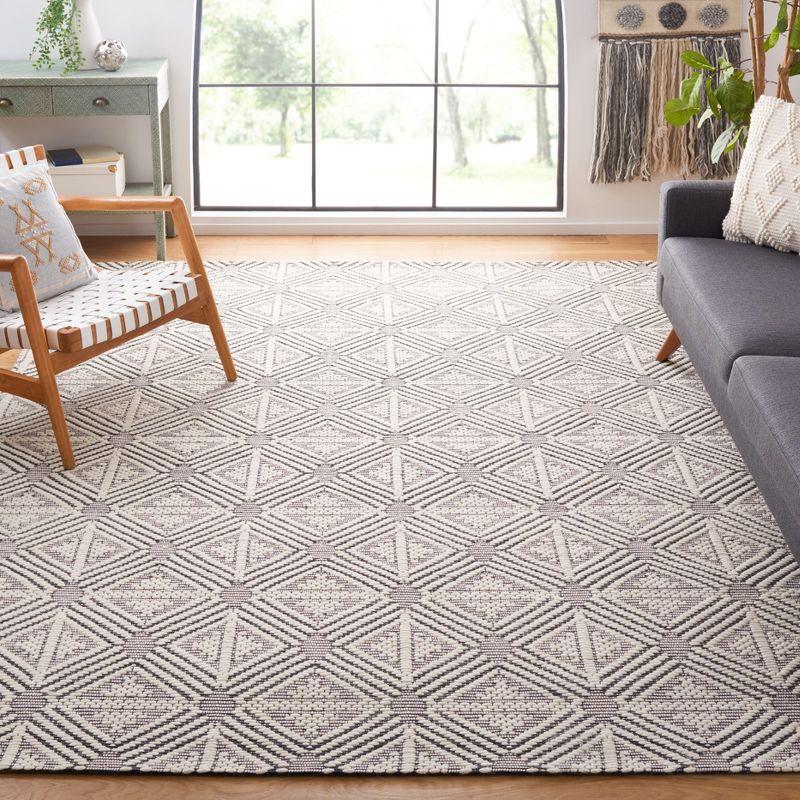 Marbella MRB451 Hand Loomed Area Rug - Ivory/Black - 8'x10' - Safavieh.