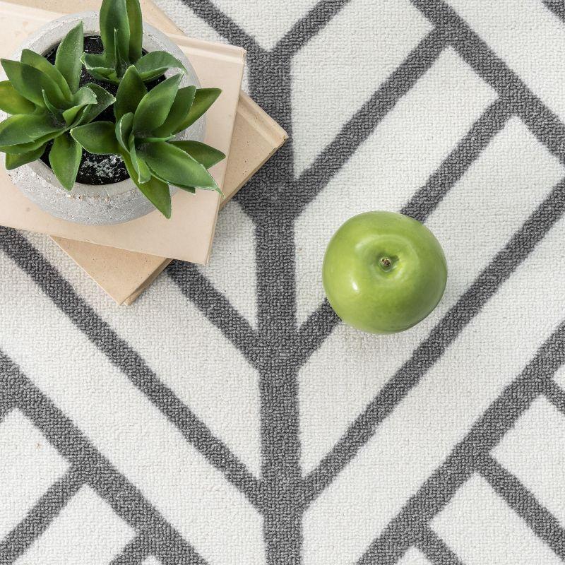 Gray Diamond Washable Reversible Rectangular Synthetic Rug