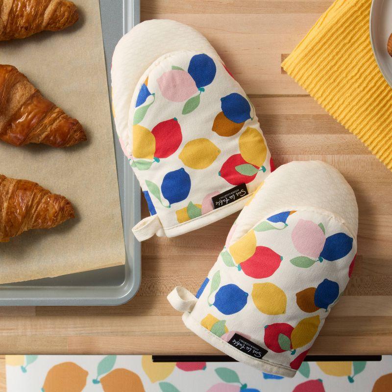 SUR LA TABLE KITCHEN ESSENTIALS Lemon Zest Citrus Fruit Mini Oven Mitt Set Yellow/Blue/Ivory 5.5"x8" (Set of 2)