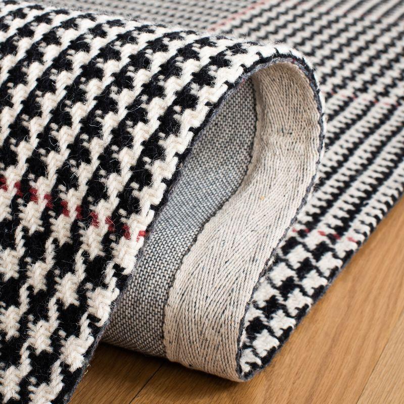 Montauk MTK345 Hand Woven Indoor Area Rug - Ivory/Black - 5'x8' - Safavieh