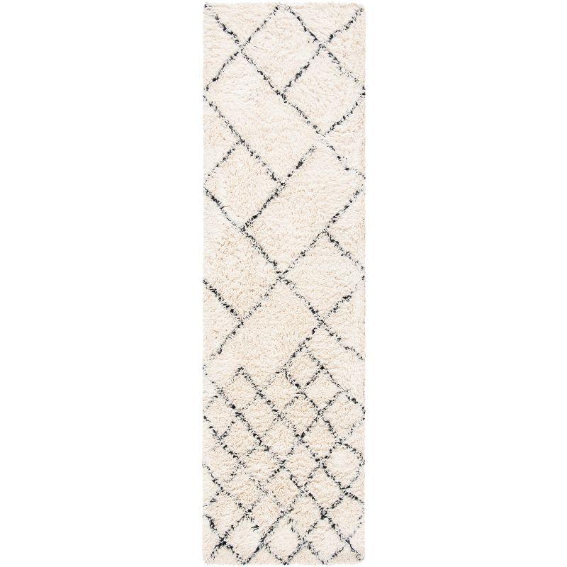 Casablanca CSB914 Hand Tufted Runner Rug - Ivory/Black - 2'3"x8' - Safavieh.