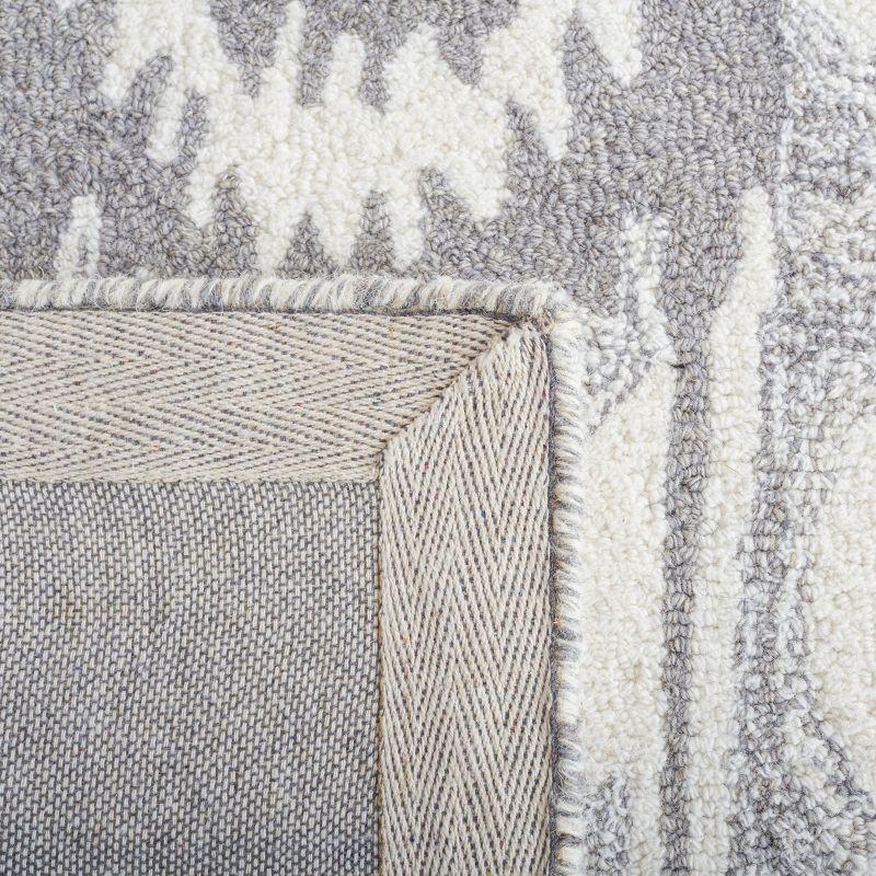 Ikat IKT651 Hand Tufted Area Rug  - Safavieh