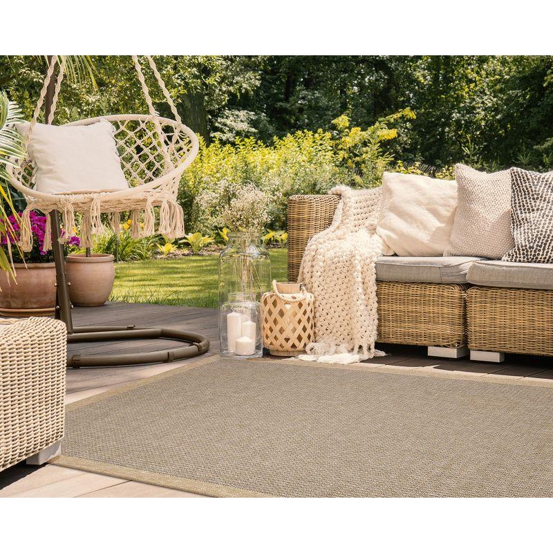 Liora Manne Sahara Texture Border Indoor/Outdoor Rug Navy 7'10" x 9'10"