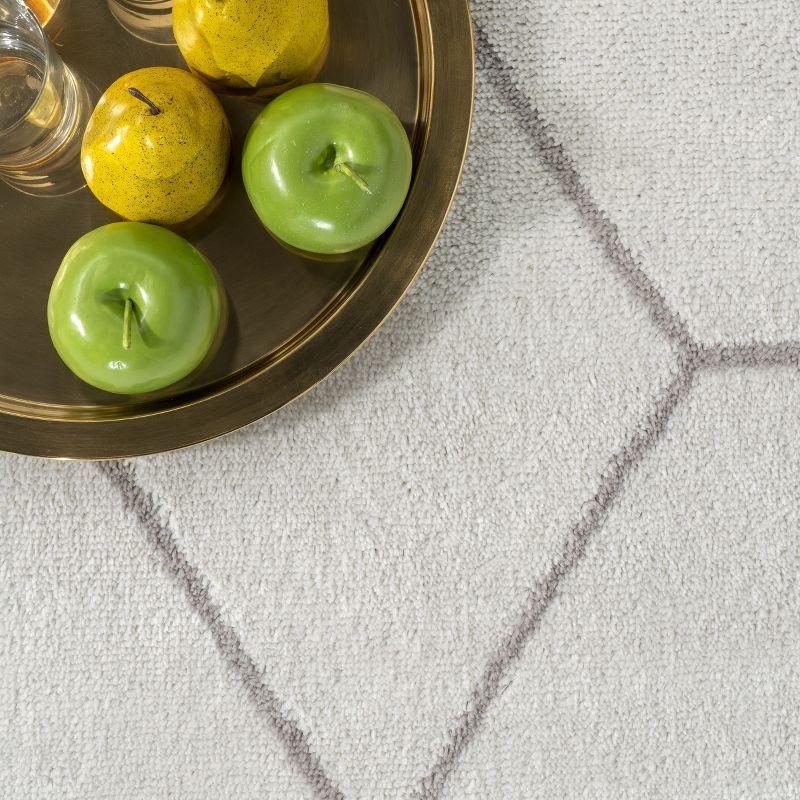 Nuloom Veronica Geometric 5x8 Indoor Area Rug for Living Room Bedroom Dining Room Kitchen, Beige/Ivory