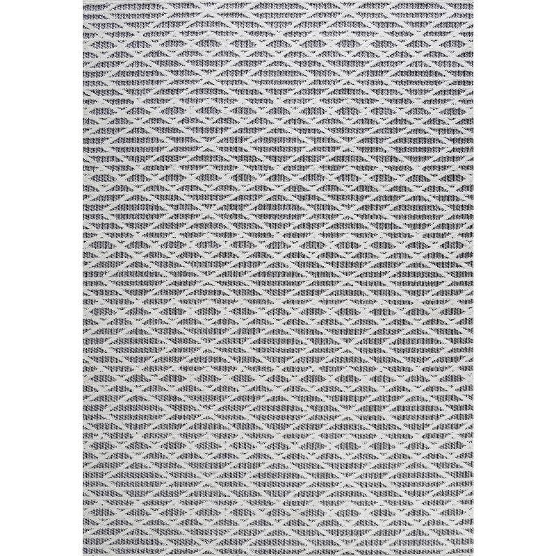 Elegant Ivory Diamond 4' x 6' Synthetic Reversible Area Rug