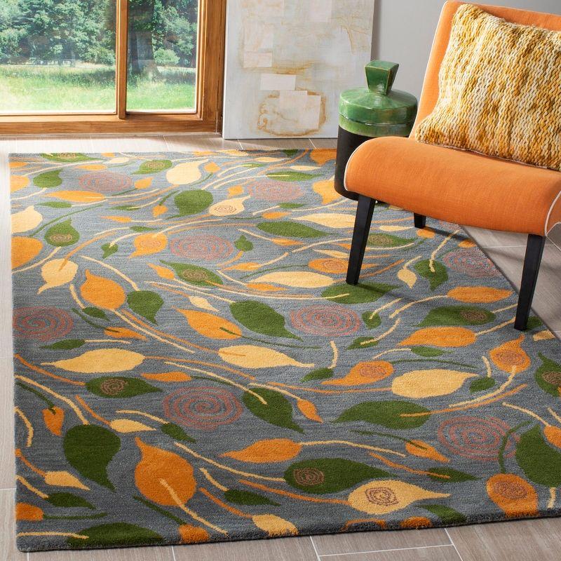 Soho SOH217 Hand Tufted Area Rug  - Safavieh