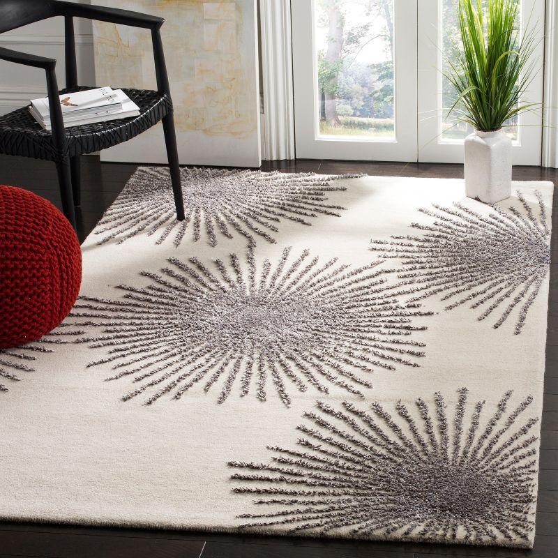 Soho SOH712 Hand Tufted Area Rug - Ivory/Silver - 7'6"x9'6" - Safavieh.