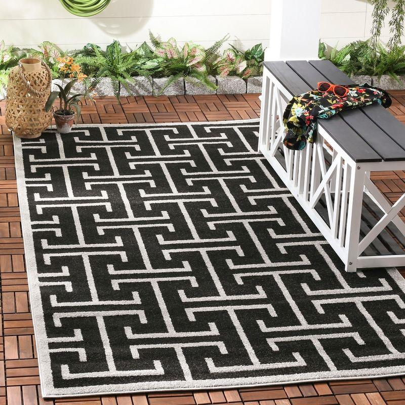 Amherst AMT404 Power Loomed Area Rug - Anthracite/Light Grey - 5'3"x8' - Safavieh.