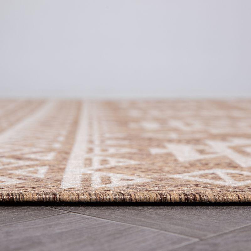 Bohemian Geometric Brown Synthetic 5' x 7' Indoor/Outdoor Rug