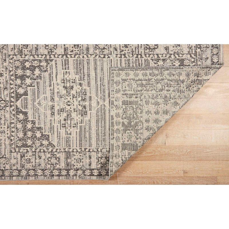 Obeetee Canyon Heriz Woven Indoor/Outdoor Area Rug