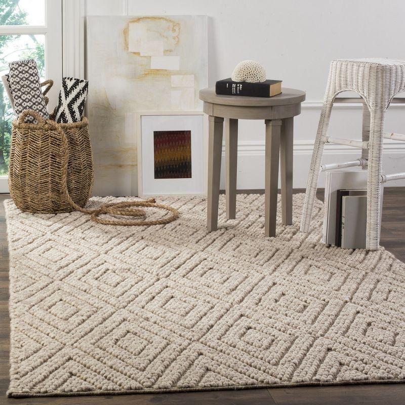 Ivory Beach House 4' x 6' Hand-Tufted Wool Area Rug