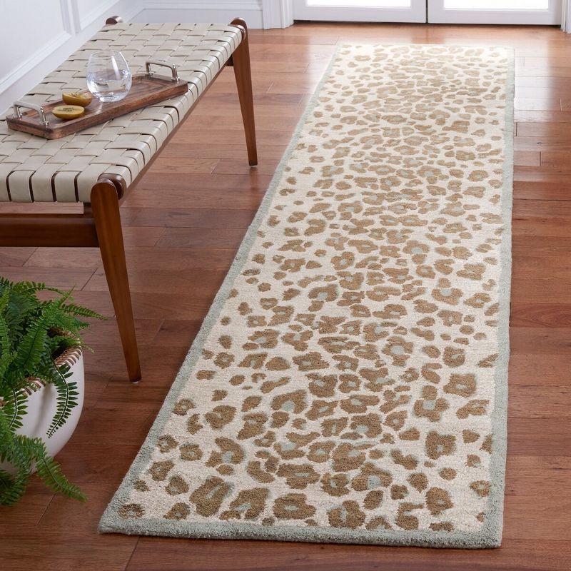 Martha Stewart MSR362 Hand Tufted Area Rug  - Safavieh