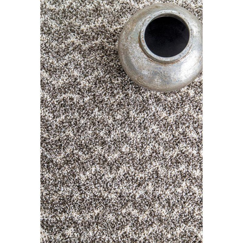 Nuloom Cuellar Striped 7x9 Shag Indoor Area Rug for Living Room Bedroom Dining Room Nursery, Dark Grey/Ivory