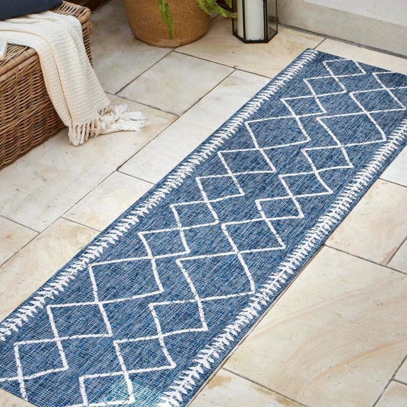 Derya Diamond Trellis Indoor/Outdoor Area Rug - JONATHAN Y