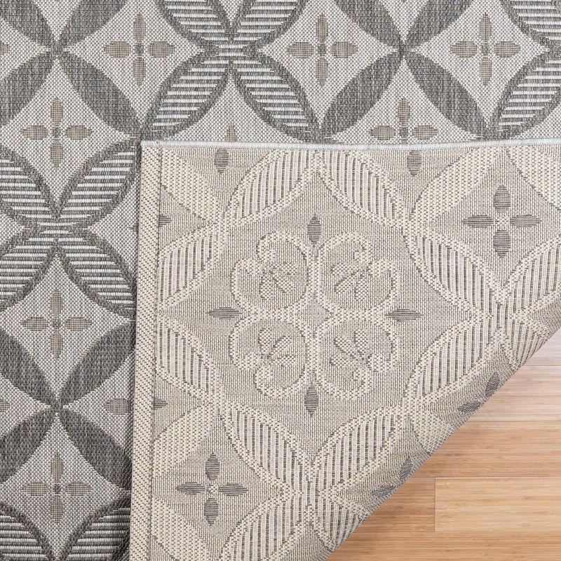 Paseo Niala Medallion Checkered Gray Ash Steel Polypropylene Flatweave Indoor/ Outdoor Area Rug