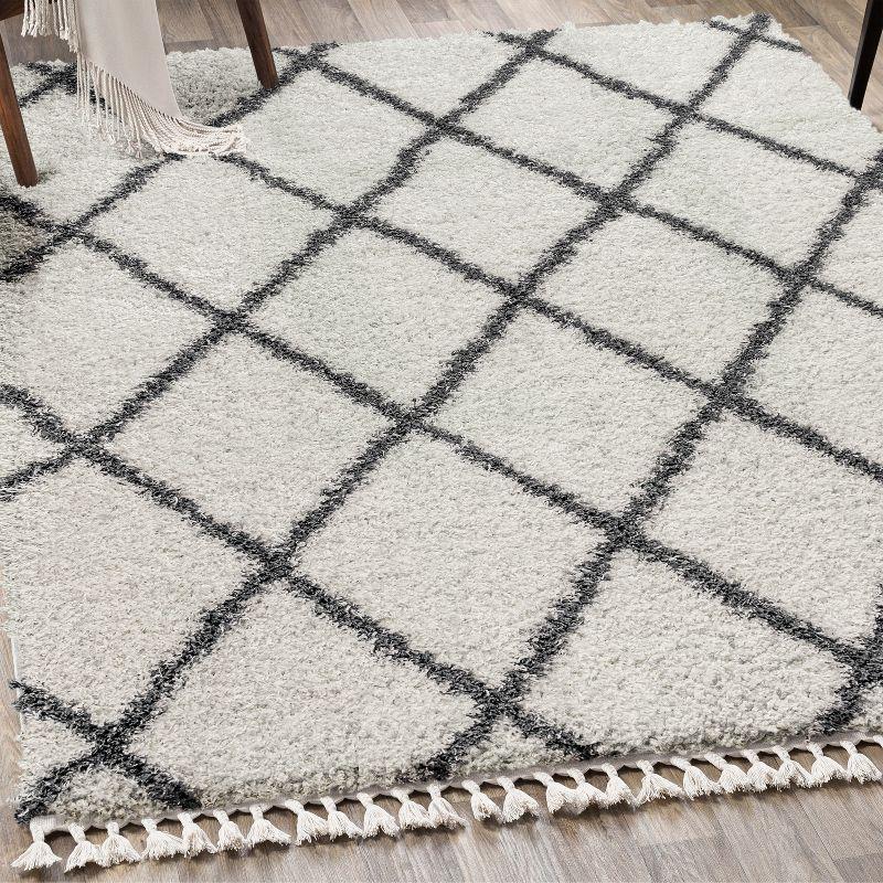 Reversible Moroccan Geometric Trellis Grey/Cream Shag Rug - 3x5 Feet