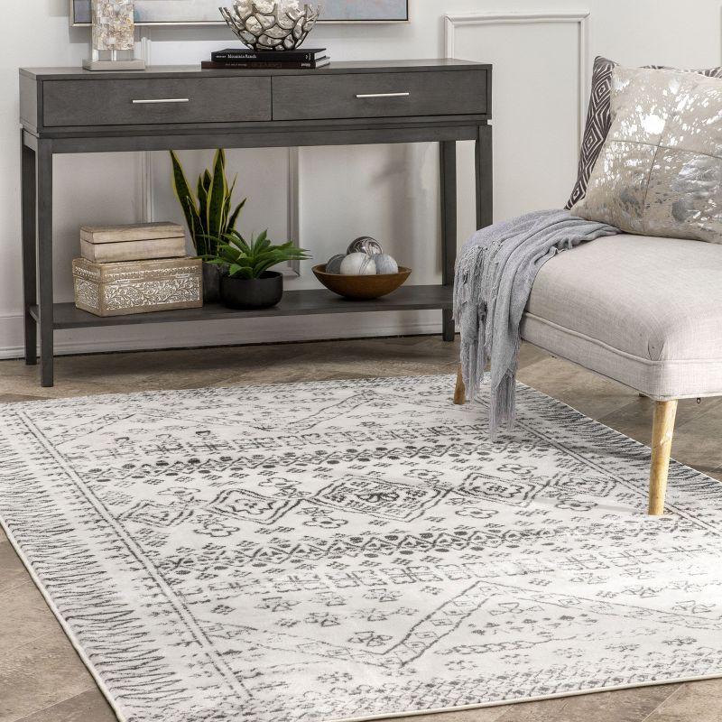 Nuloom Frances Moroccan 4x6 Indoor Area Rug for Living Room Bedroom Dining Room Kitchen, Light Grey/Ivory
