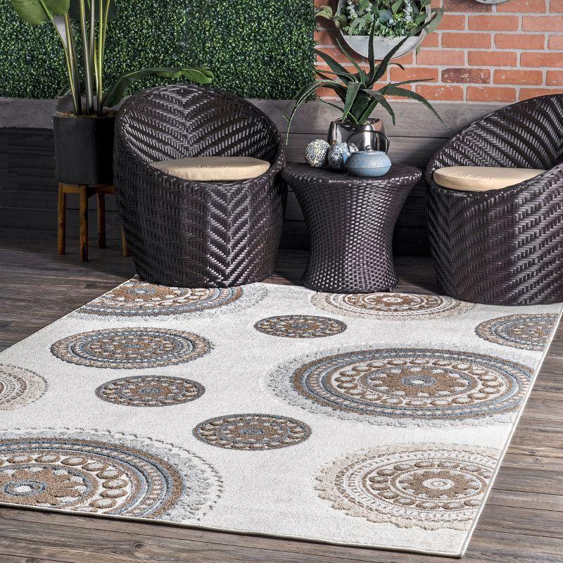 Beige Geometric Indoor/Outdoor Stain-Resistant Area Rug