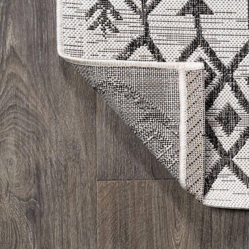 4'x6' Tokay Bohemian Geometric Indoor/Outdoor Area Rug, Ivory/Black - JONATHAN Y