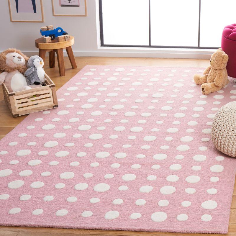 Safavieh Kids SFK926 Hand Tufted Indoor Accent Rug - Pink/Ivory - 3'x5' - Safavieh