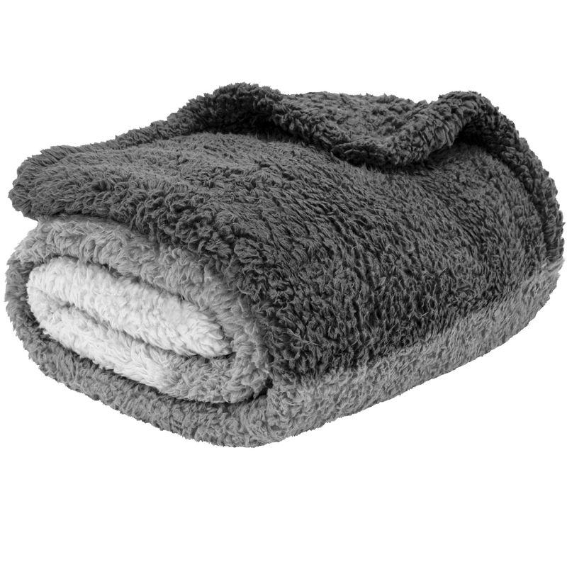 PAVILIA Plush Throw Blanket for Couch Bed, Faux Shearling Blanket and Throw for Sofa Home Decor