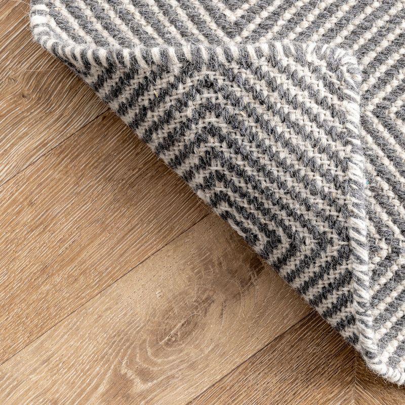 Nuloom Ago Geometric Wool Indoor Area Rug