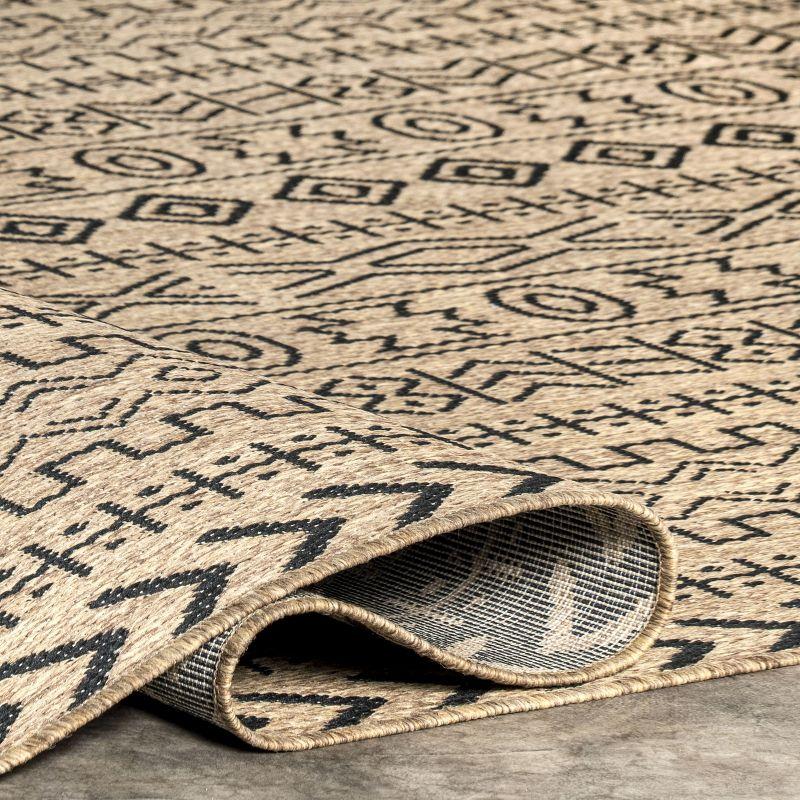 Nuloom Indoor and Outdoor Jamie Area Rug 5x7, Brown