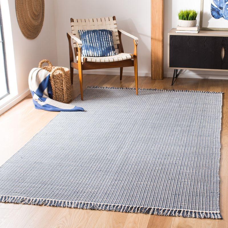 Montauk MTK340 Hand Woven Indoor Area Rug - Ivory/Navy - 5'x8' - Safavieh
