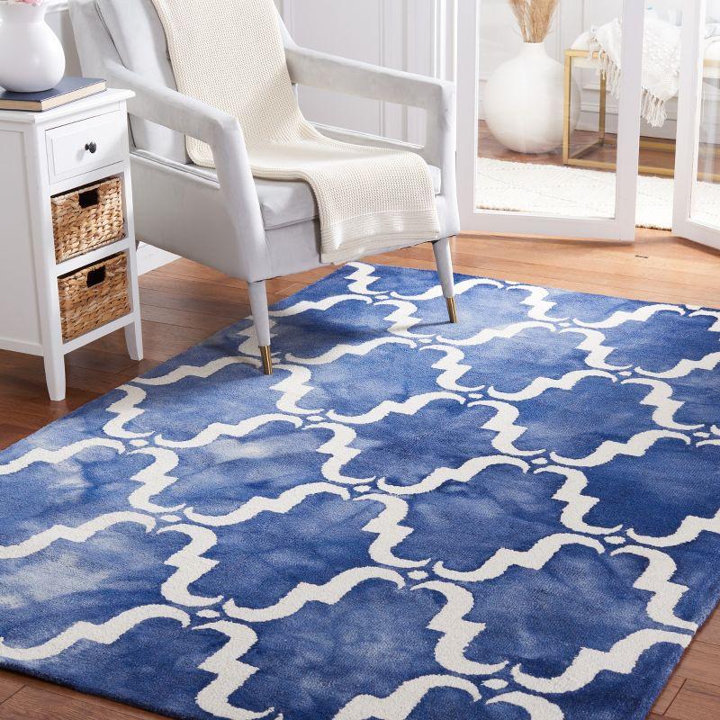 Dip Dye DDY536 Hand Tufted Indoor Area Rug - Navy/Ivory - 4'x6' - Safavieh