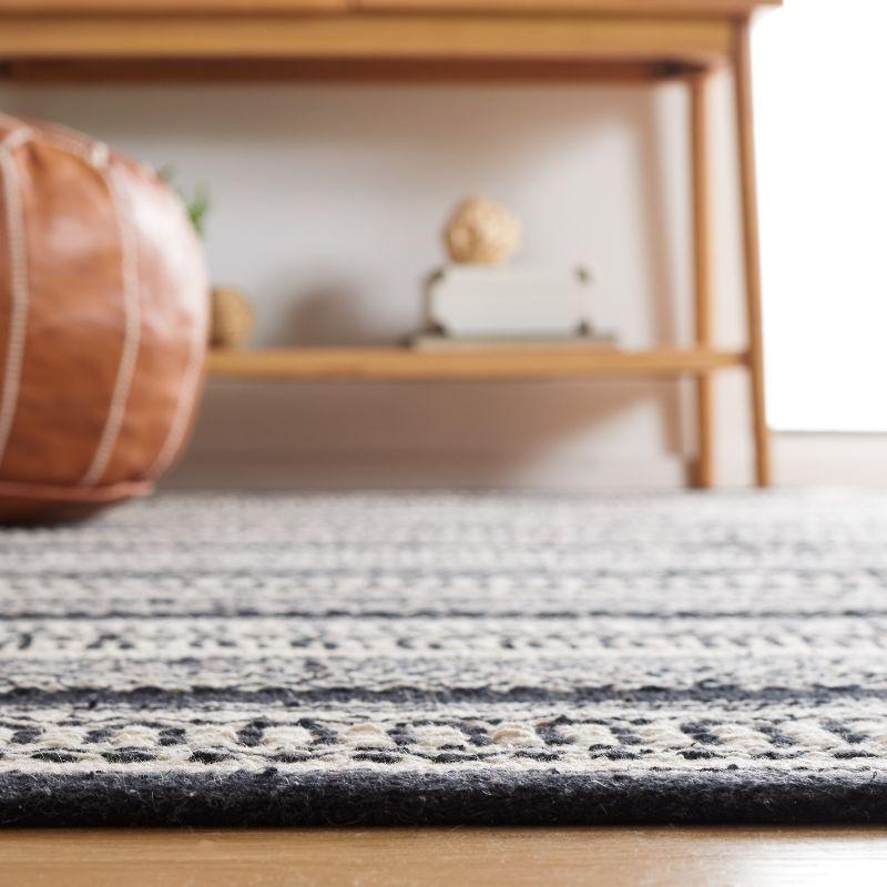 Montauk MTK728 Power Loomed Area Rug  - Safavieh