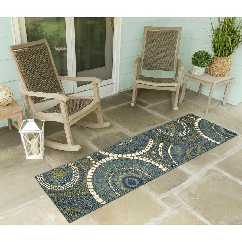 Azure Mosaic Elegance Round Indoor/Outdoor Rug