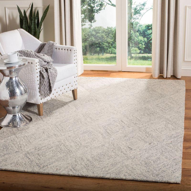 Abstract ABT767 Hand Tufted Area Rug - Silver - 4' X 6' - Safavieh.