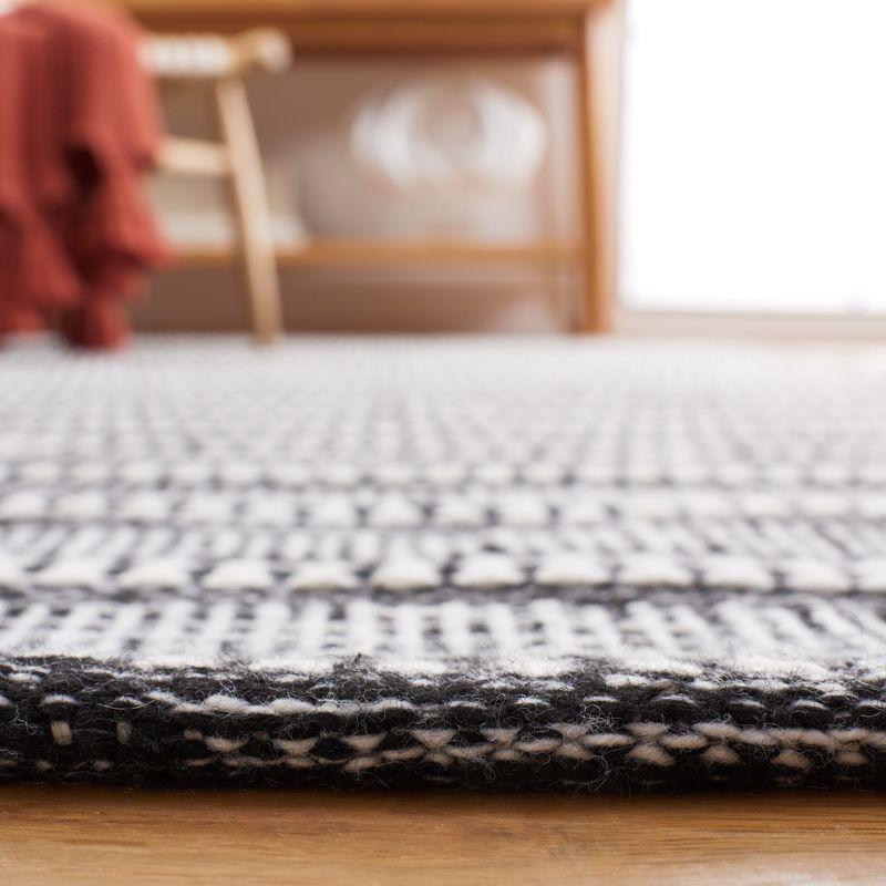 Safavieh Kilim Hand Woven Performance Striped Rug