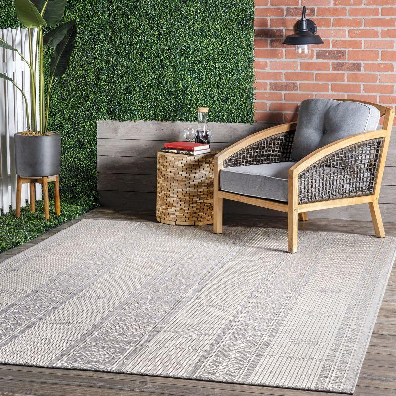 Nuloom Leigh Stripes Indoor/Outdoor Area Rug, 5' x 8'