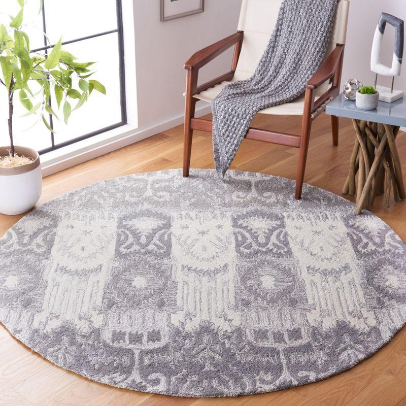 Ikat IKT653 Hand Tufted Area Rug  - Safavieh