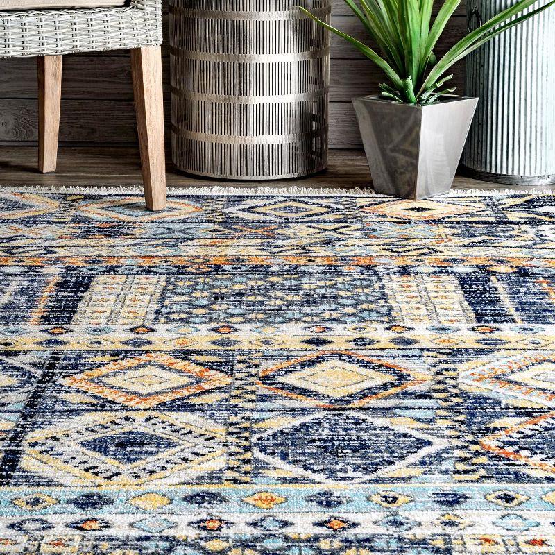 nuLOOM Taliyah Faded Bohemian Fringed Indoor/Outdoor Area Rug