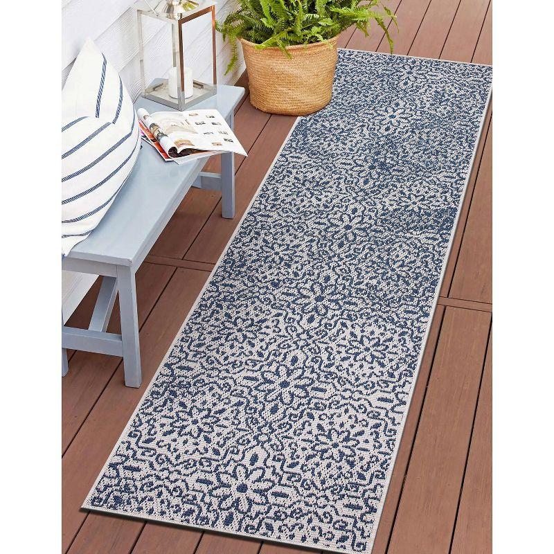 World Rug Gallery Contemporary Flowers Weather Resistant Reversible Indoor/Outdoor Area Rug