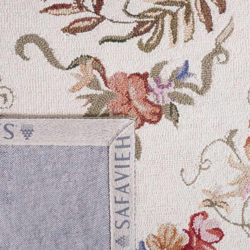 Safavieh Hand Hooked Wool Floral Rug