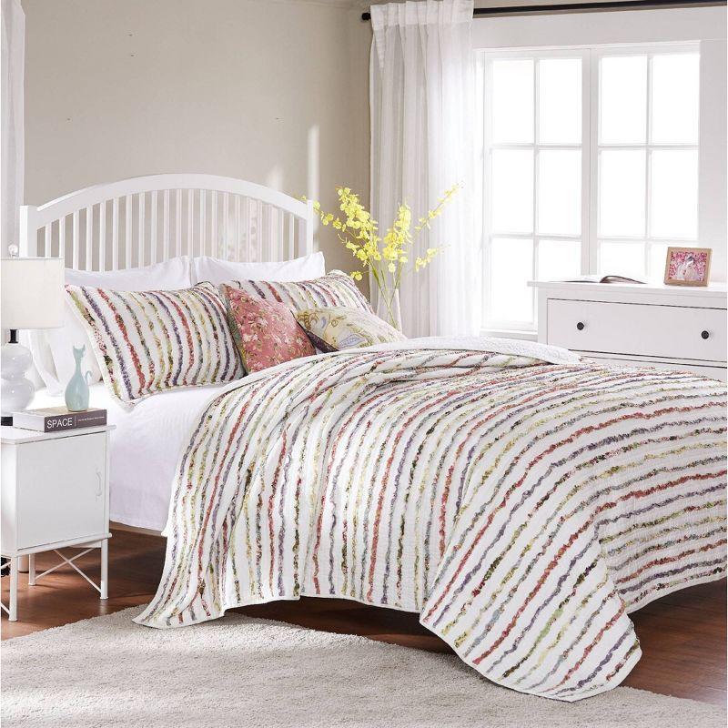 Elegant Twin-Size Ruffled Cotton Quilt Set in White