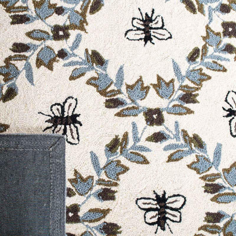 Chelsea HK55 Hand Hooked Accent Rug - Ivory/Light Blue - 2'6"x4' - Safavieh.