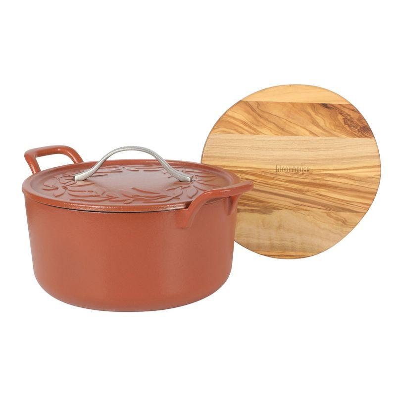 Bloomhouse 7 Qt Cast Iron Dutch Oven w/ Lid, European Enamel, & Walnut Wood Trivet - Oat White