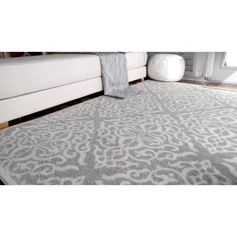 Gray Rectangular 5' x 7' Synthetic Stain-Resistant Rug