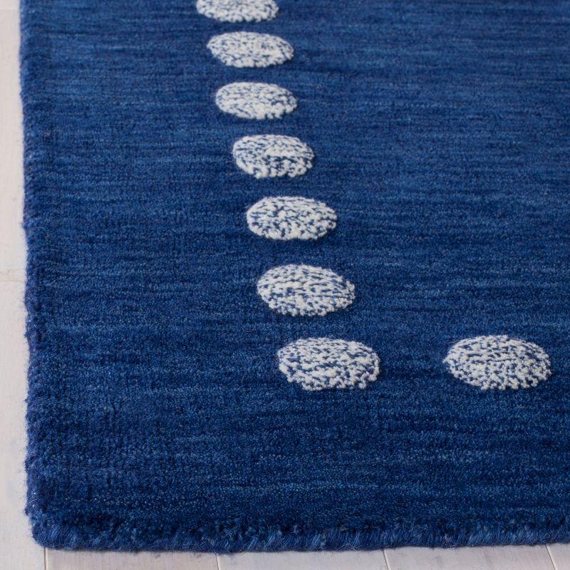Safavieh Kids SFK802 Hand Loomed Indoor Area Rug - Navy - 5'x8' - Safavieh