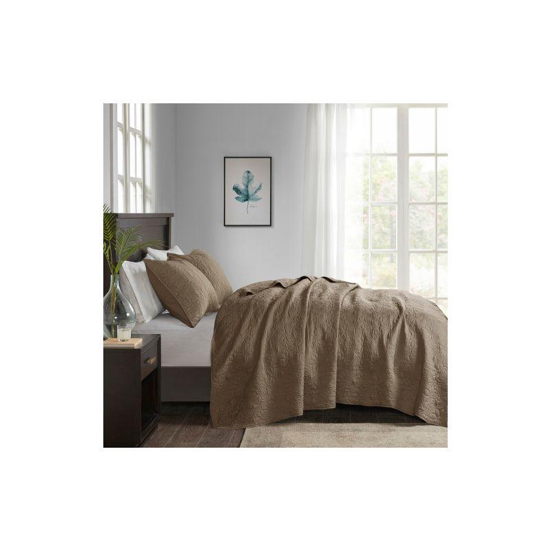 Madison Park Quebec Reversible Quilt Set