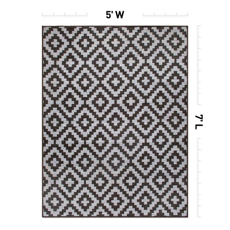 Modern Gray Geometric 5' x 7' Synthetic Indoor/Outdoor Rug