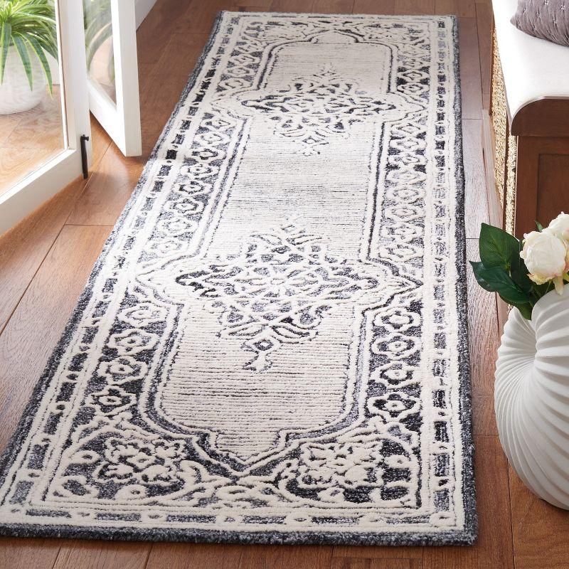 Metro MET861 Hand Tufted Area Rug  - Safavieh