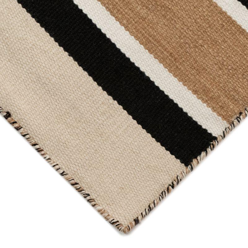 Liora Manne Sorrento Stripes Indoor/Outdoor Rug..