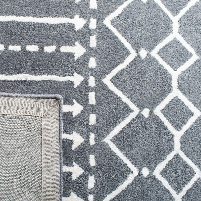 Hand-Tufted Himalaya Elegance Gray Wool 27" Runner Rug