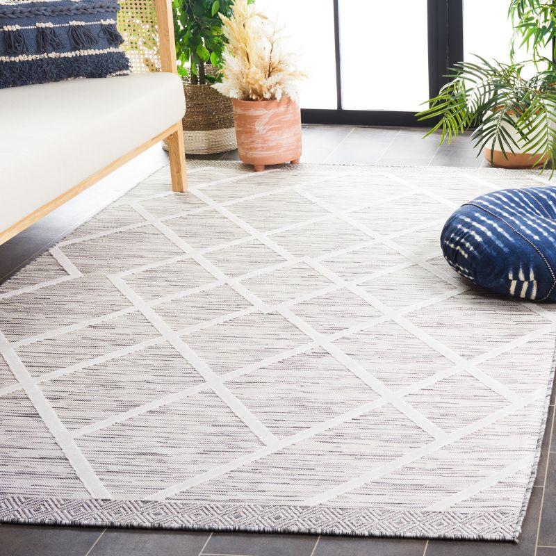 Cabana CBN410 Machine Made Loomed Rug - Safavieh